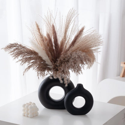 Black donut vase set, close-up detail